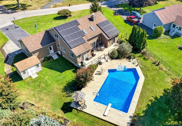 $1,200,000 | 61 Eileen Circle, Jamesport, NY 11901