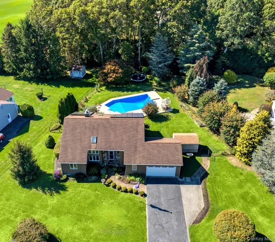 $1,200,000 | 61 Eileen Circle, Jamesport, NY 11901