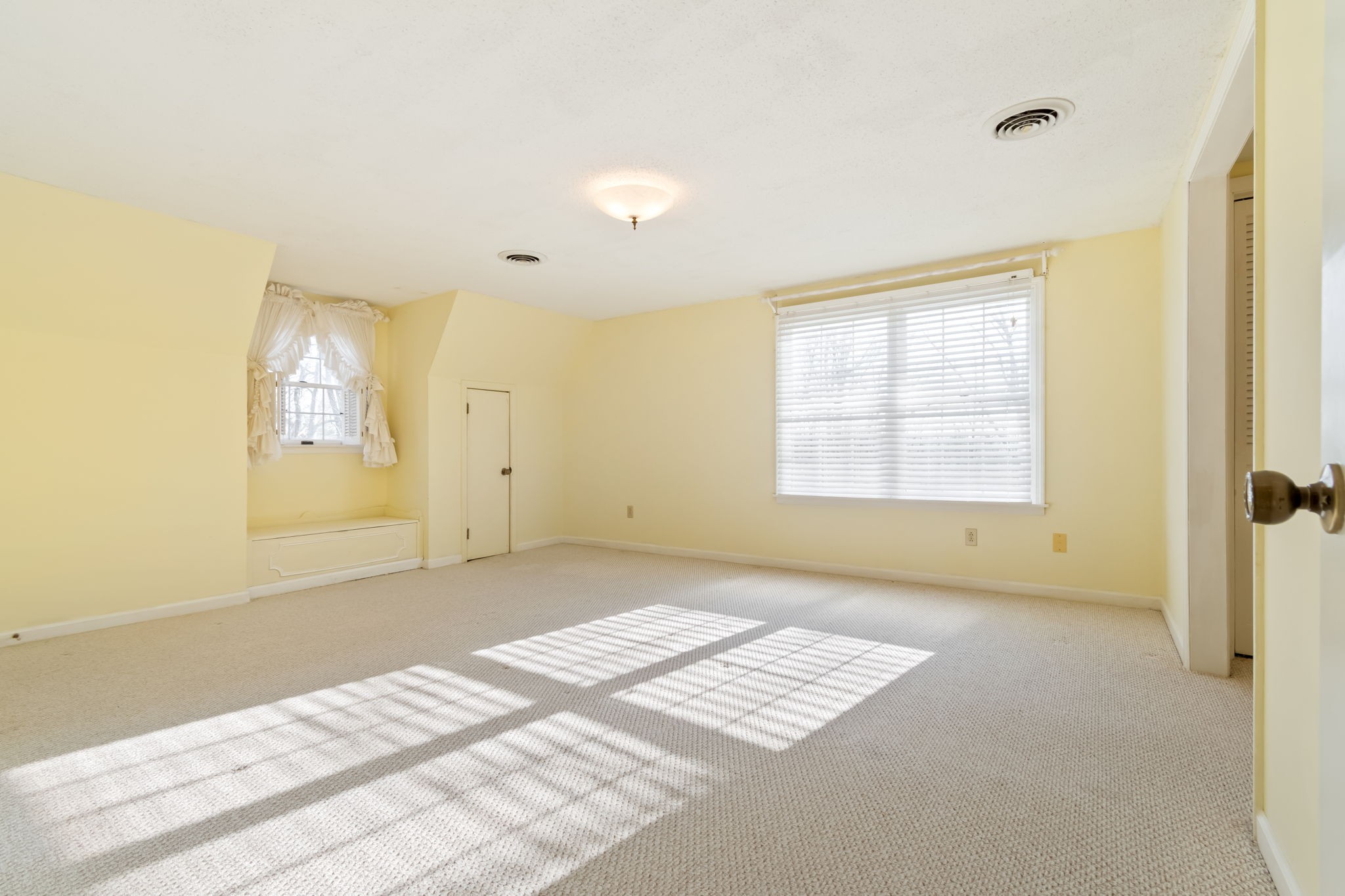 846 R Wilkerson Drive Centerville, TN 37033 - Photo 50 of 68 a view of an empty room and window