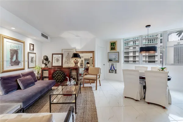 $3,300 | 825 Brickell Bay Drive, Unit 850, Miami, FL 33131