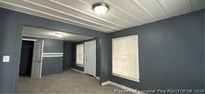 a view of empty room with window