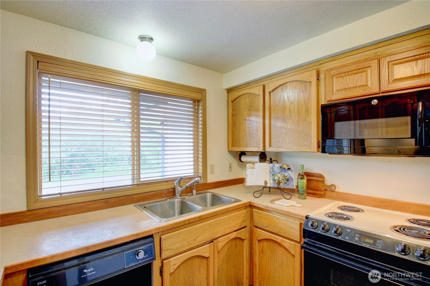 12770 Eagle Drive Burlington, WA 98233 - Photo 9 of 39