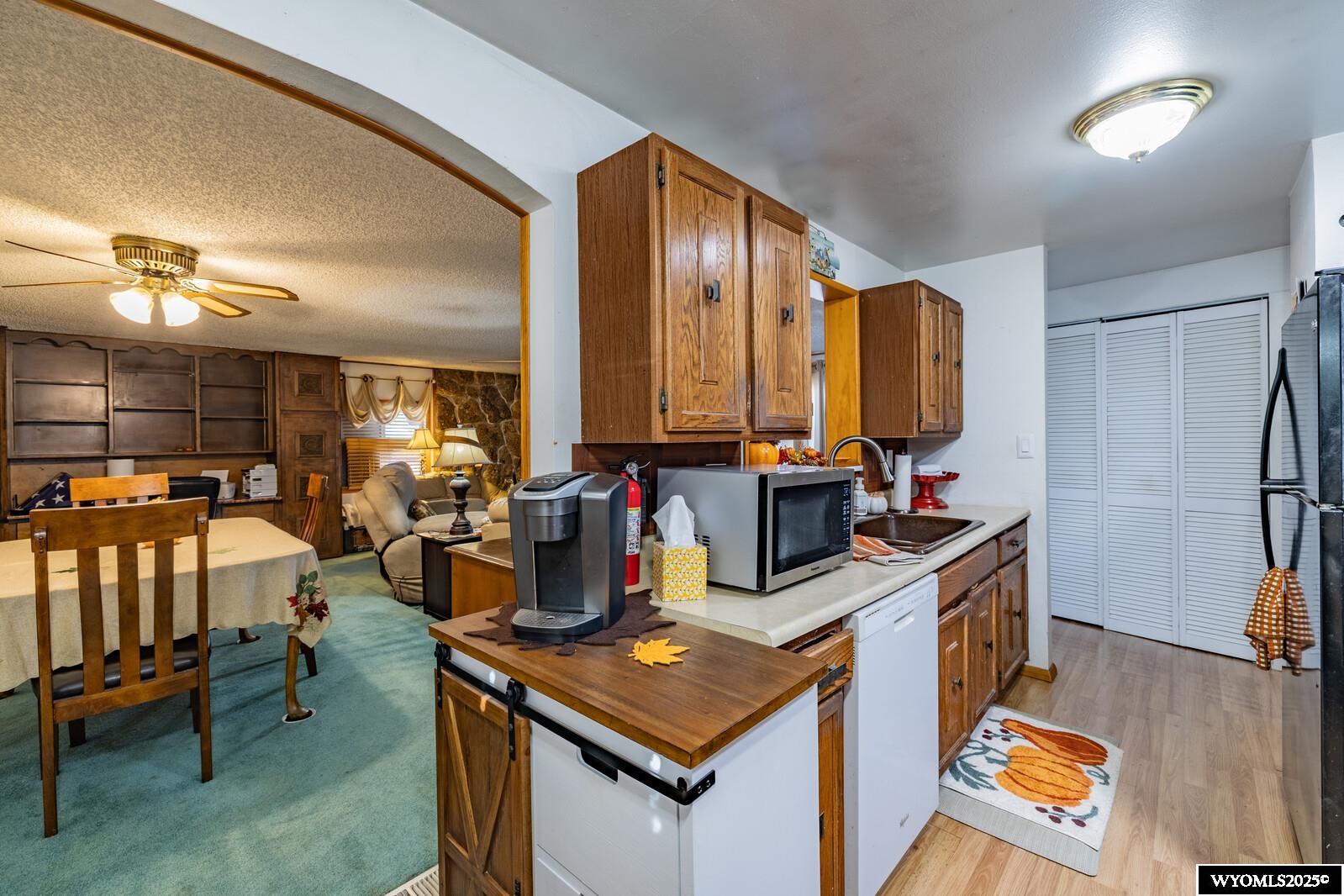 1624 Custer Avenue Casper, WY 82604 - Photo 15 of 35