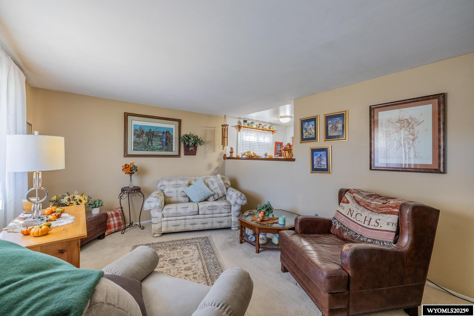 1624 Custer Avenue Casper, WY 82604 - Photo 5 of 35