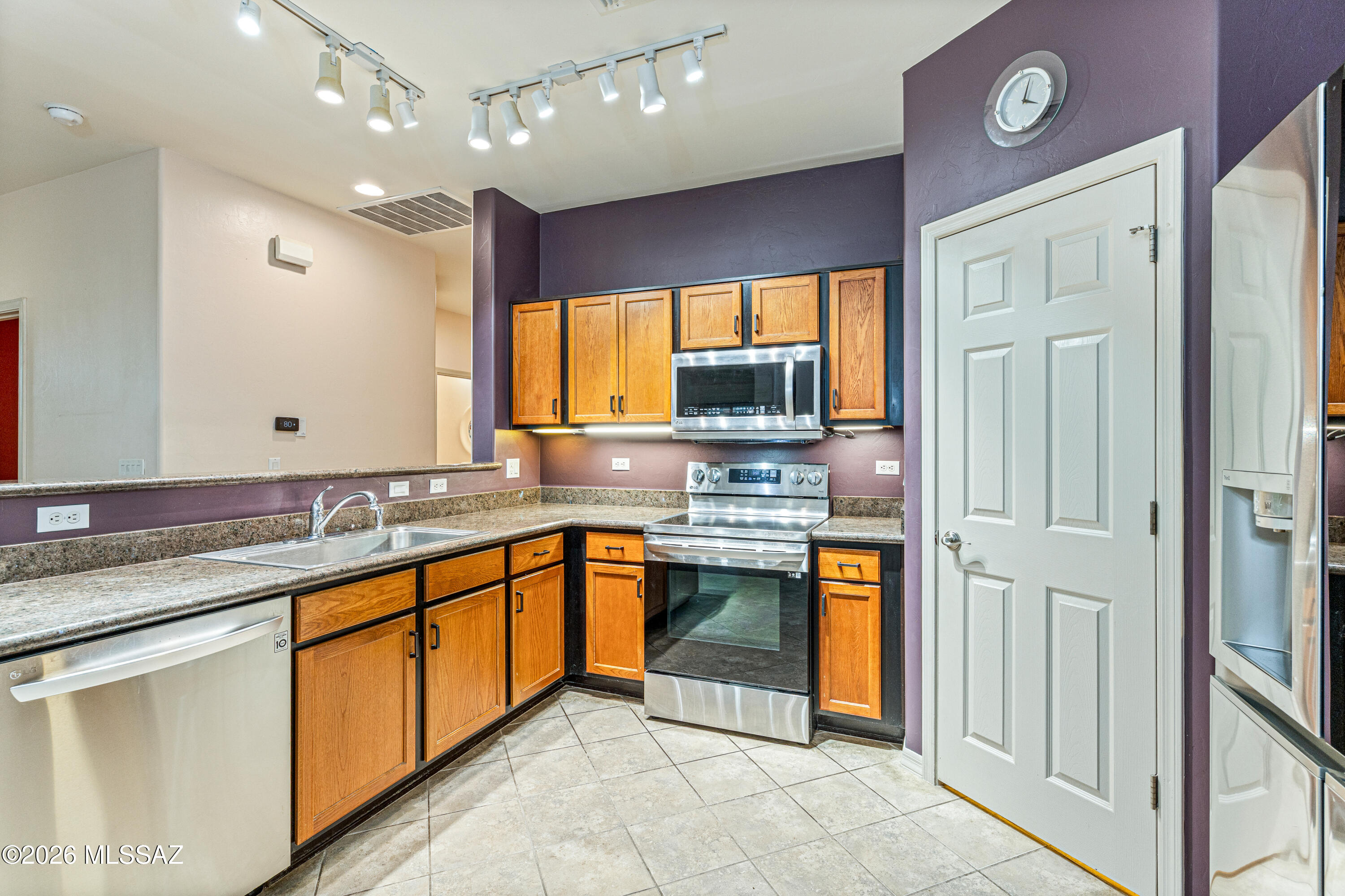38946 South Running Roses Lane Tucson, AZ 85739 - Photo 12 of 36 Kitchen