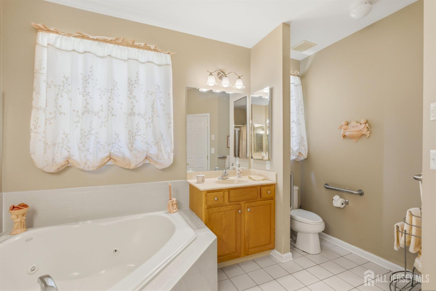 16 Barbaras Way Jackson, NJ 08527 - Photo 27 of 40