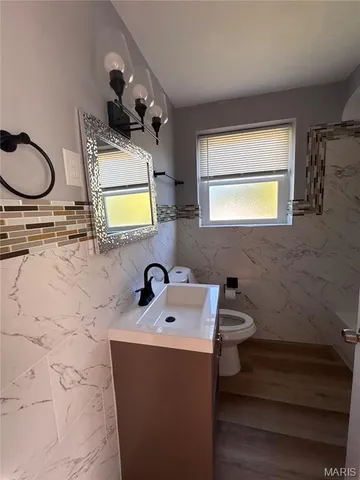 $2,695 | 7330 Ahern Avenue, University City, MO 63130