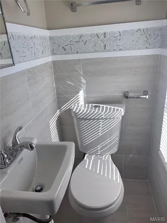 $2,450 | 7330 Ahern Avenue, University City, MO 63130