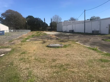 $25,000 | 716 East Admiral Doyle Drive, New Iberia, LA 70560