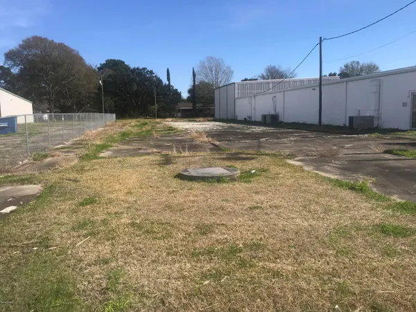 $25,000 | 716 East Admiral Doyle Drive, New Iberia, LA 70560