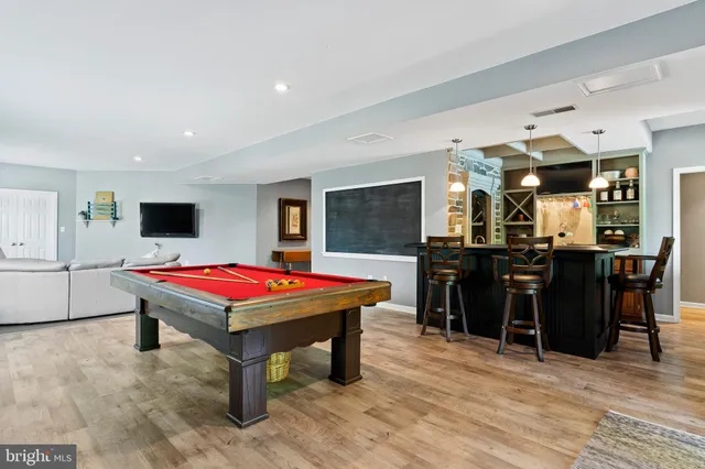 $899,900 | 7 Accent Circle, Camp Hill, PA 17011