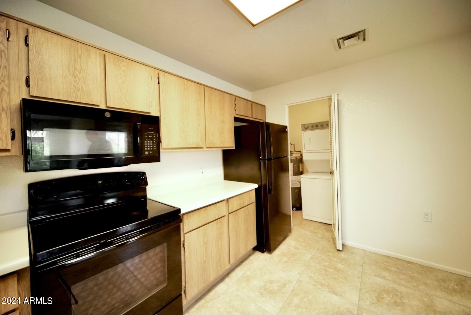 14300 West Bell Road, Unit 444 Surprise, AZ 85374 - Photo 7 of 10 Washer-Dryer