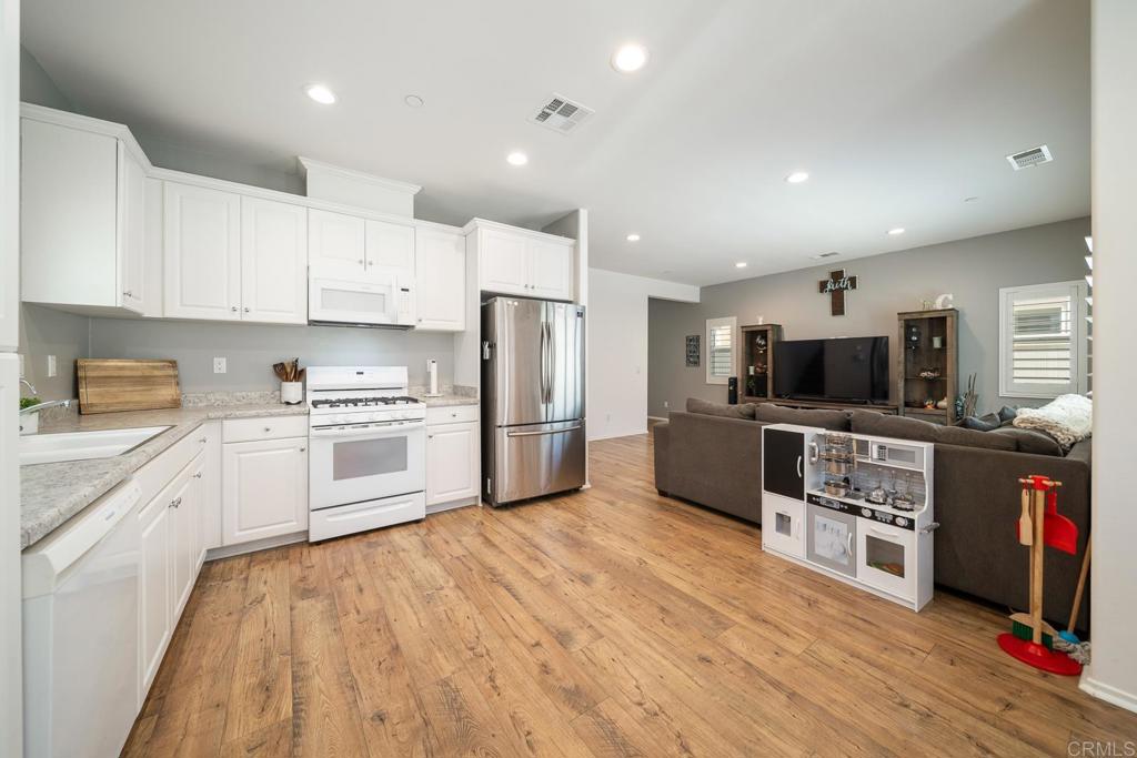 35113 Persano Place Fallbrook, CA 92028 - Photo 10 of 69