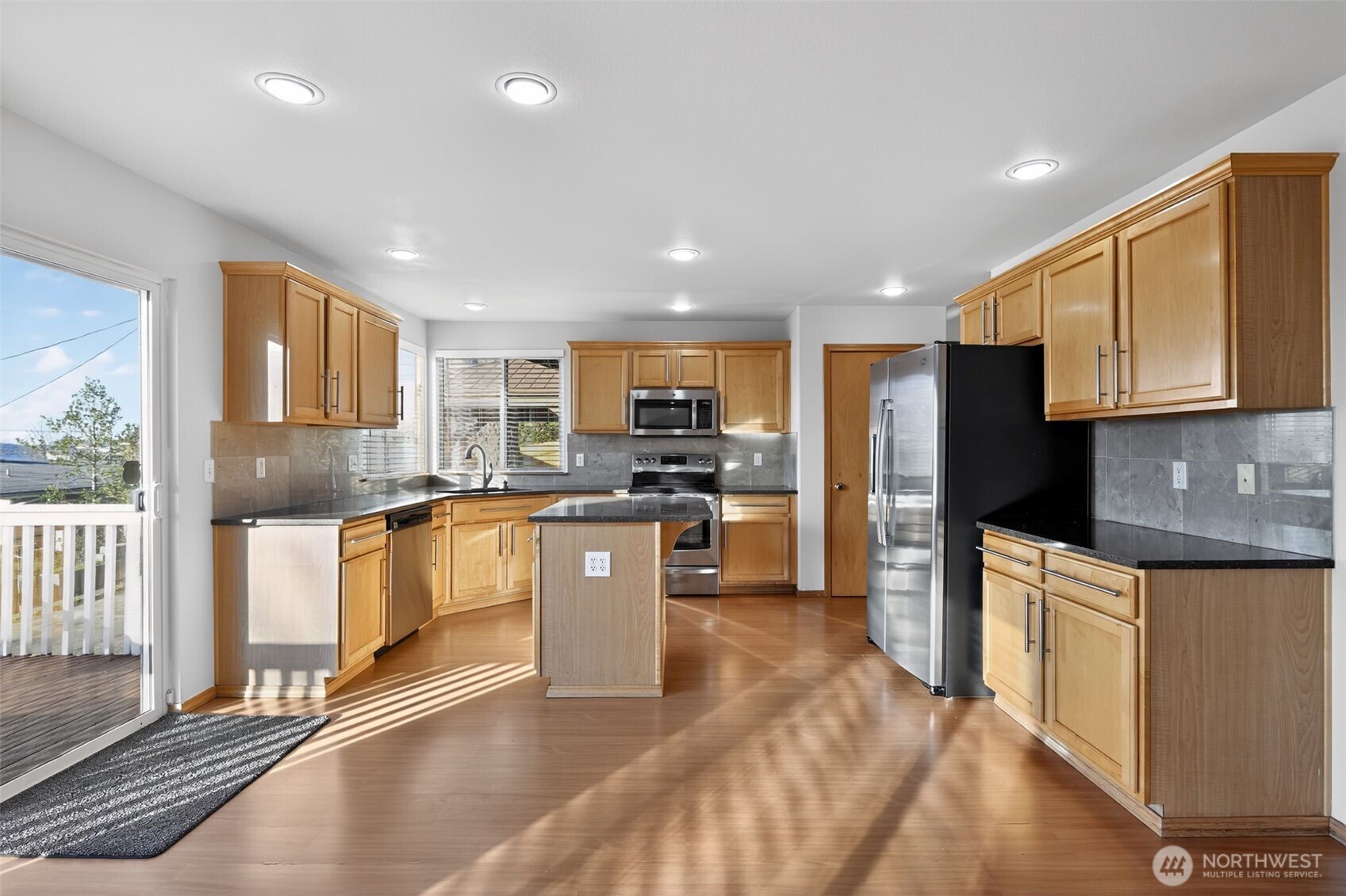 2103 Northeast 6th Circle Renton, WA 98056 - Photo 13 of 38