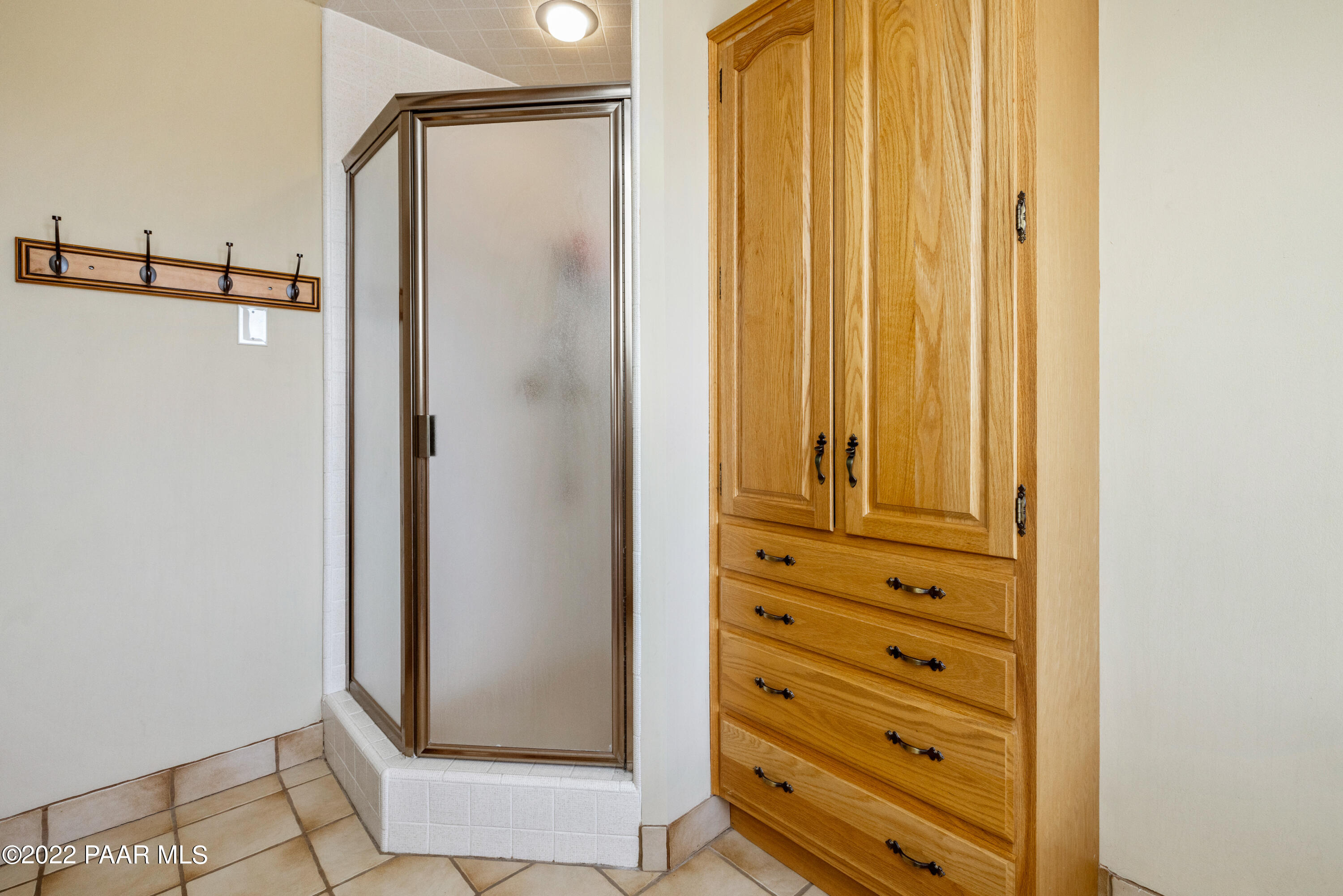 2305 West Bridle Path Road Prescott, AZ 86305 - Photo 21 of 48 Master Bathroom