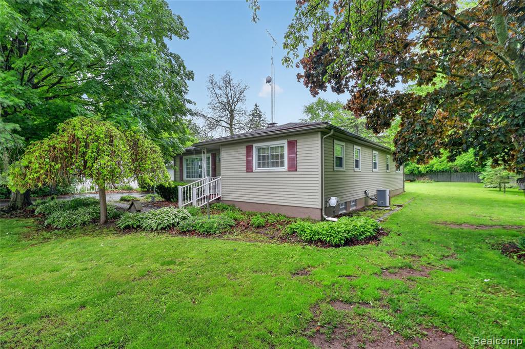 5090 Torrey Road Flint, MI 48507 - Photo 40 of 43