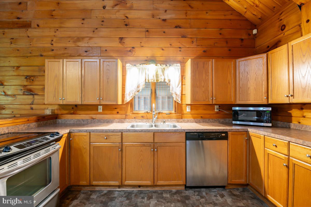 120 Lewis Road Reading, PA 19606 - Photo 7 of 54