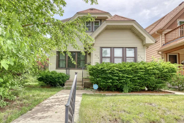 $285,000 | 206 North 68th Street, Milwaukee, WI 53213