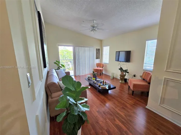 $2,100 | 4320 Northwest 107th Avenue, Unit 3071, Doral, FL 33178