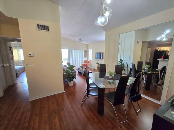 $2,100 | 4320 Northwest 107th Avenue, Unit 3071, Doral, FL 33178