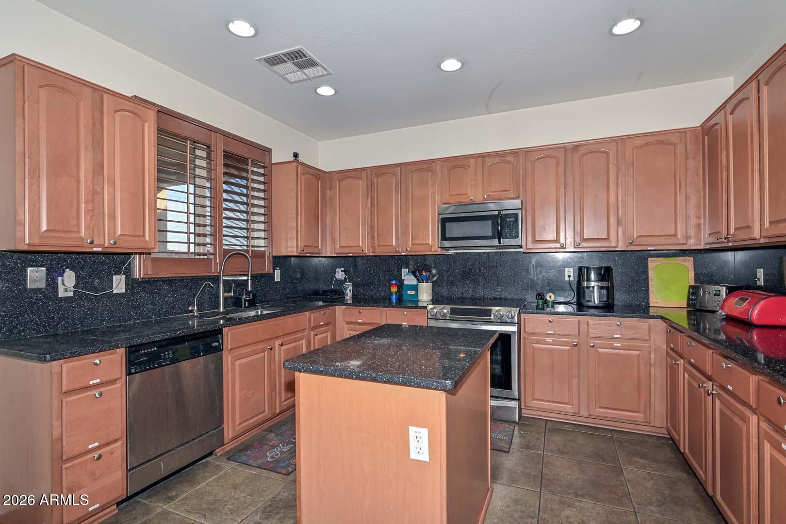 6924 West Carson Road Laveen, AZ 85339 - Photo 18 of 37 Kitchen-Island