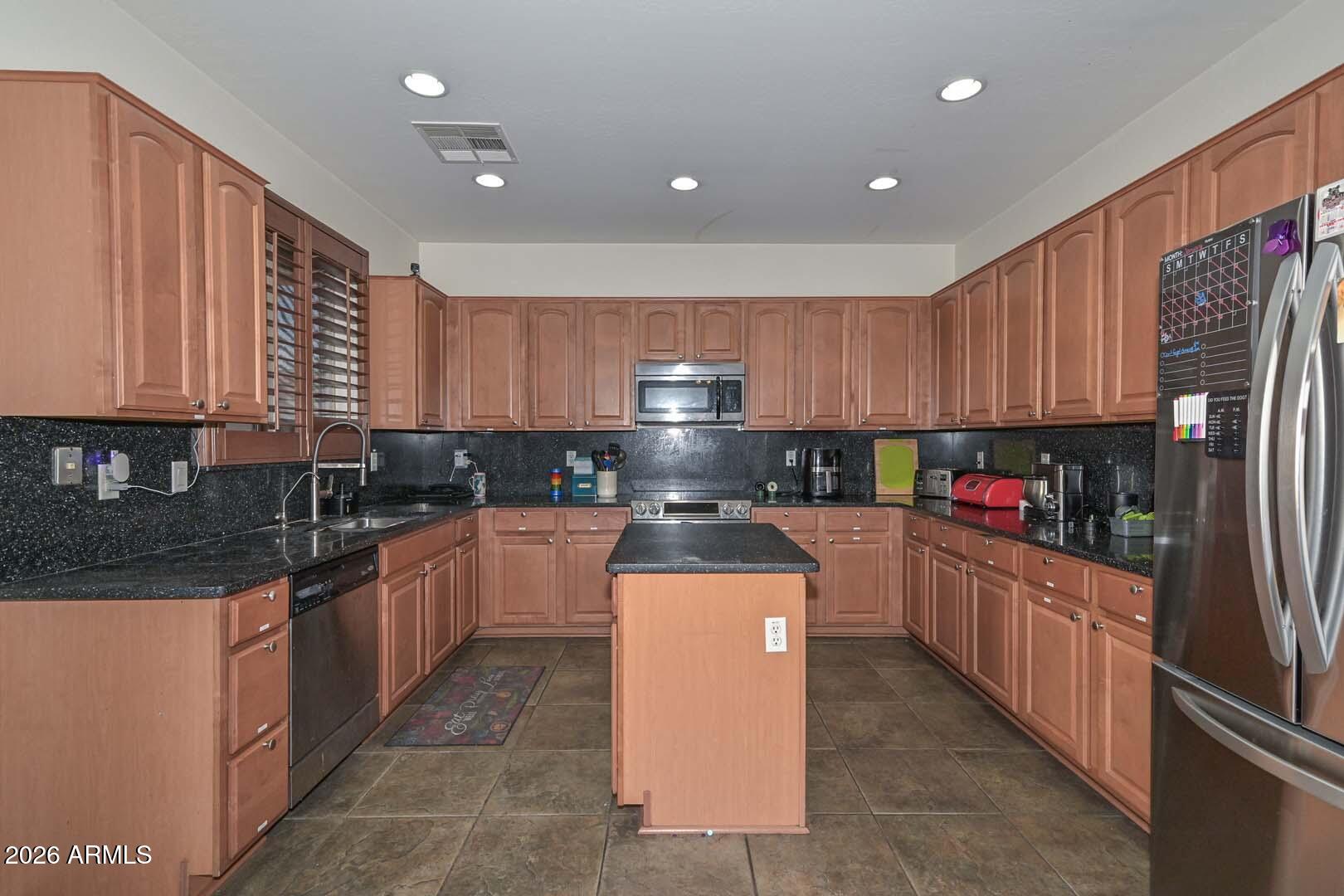 6924 West Carson Road Laveen, AZ 85339 - Photo 3 of 37 Kitchen