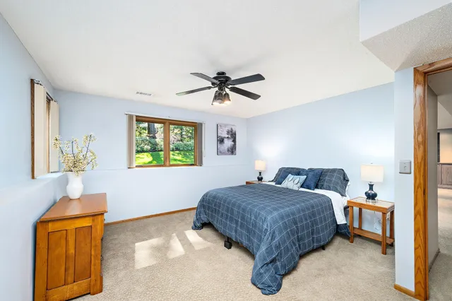 $625,000 | 912 Crown Court, Mendota Heights, MN 55118