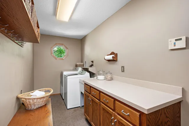 $625,000 | 912 Crown Court, Mendota Heights, MN 55118