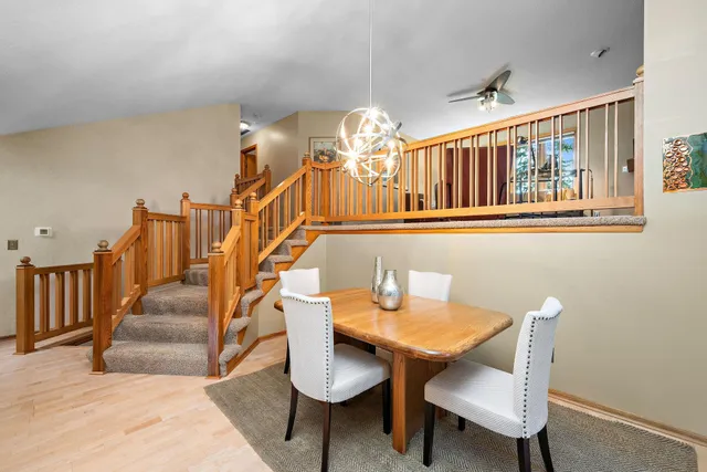 $625,000 | 912 Crown Court, Mendota Heights, MN 55118