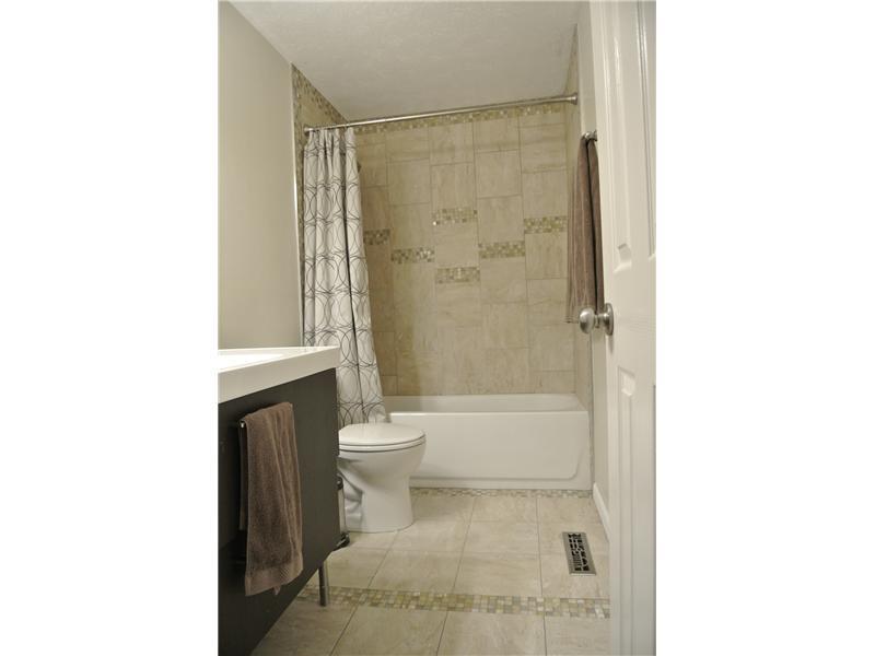 118 Old English Road Pittsburgh, PA 15237 - Photo 9 of 11 Master Bath/Spa. Newly Remodeled! Beautiful!