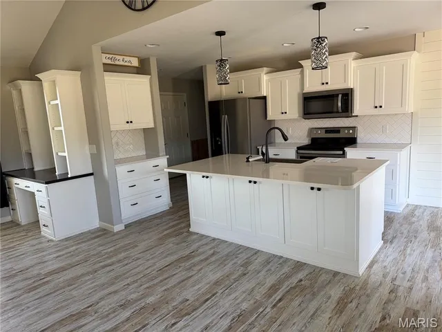 $293,500 | 5400 Private Road 1351, Pomona, MO 65789