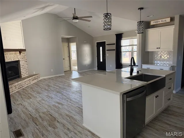 $293,500 | 5400 Private Road 1351, Pomona, MO 65789