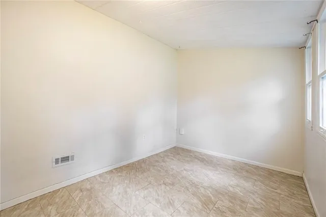 $205,000 | 915 Northeast 44th Street, Kansas City, MO 64116