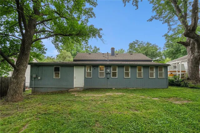 $205,000 | 915 Northeast 44th Street, Kansas City, MO 64116