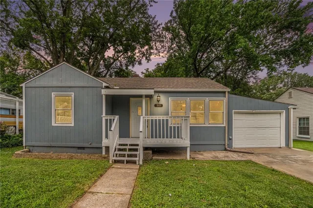 $205,000 | 915 Northeast 44th Street, Kansas City, MO 64116