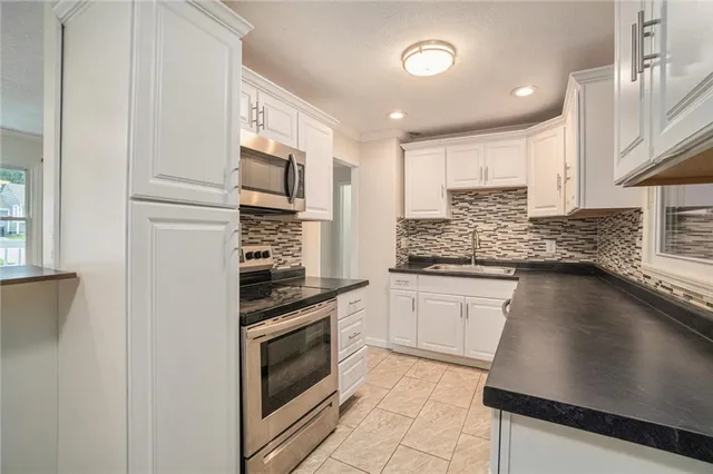 $205,000 | 915 Northeast 44th Street, Kansas City, MO 64116