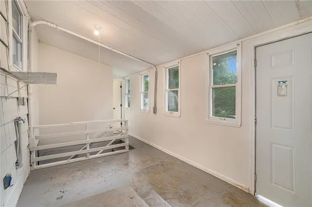 $205,000 | 915 Northeast 44th Street, Kansas City, MO 64116