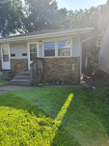 $1,300 | 1715 Polk Street Northeast, Minneapolis, MN 55413