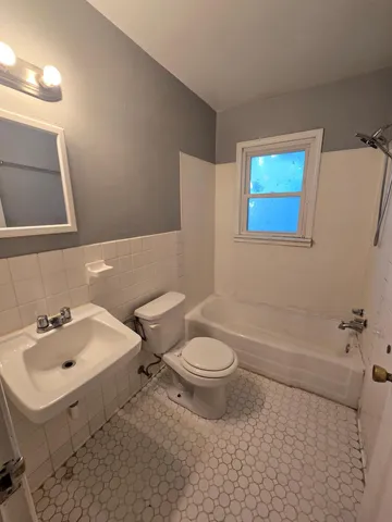 $1,300 | 1715 Polk Street Northeast, Minneapolis, MN 55413