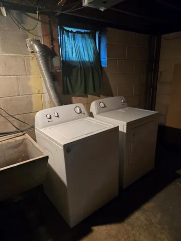 $1,300 | 1715 Polk Street Northeast, Minneapolis, MN 55413