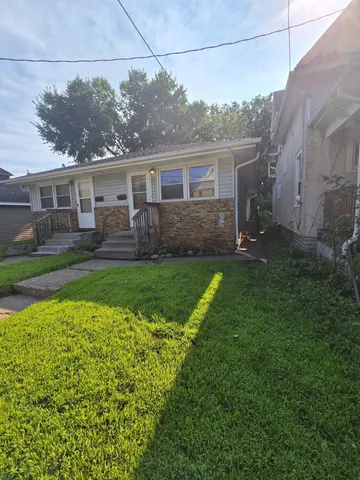 $1,445 | 1715 Polk Street Northeast, Minneapolis, MN 55413