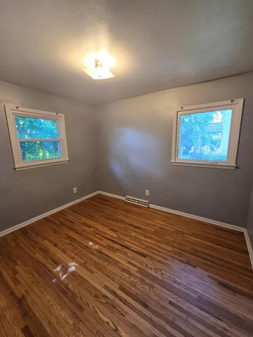 $1,300 | 1715 Polk Street Northeast, Minneapolis, MN 55413