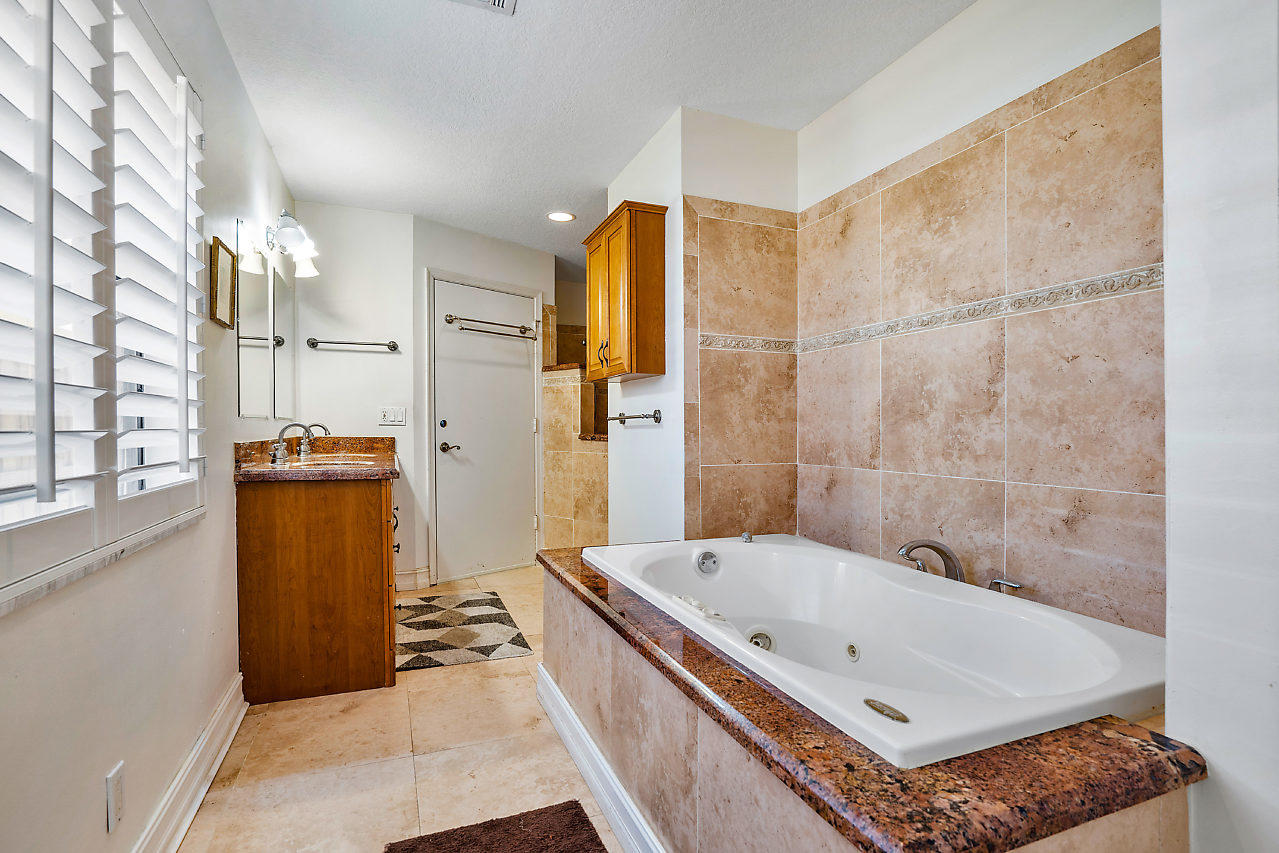 1193 Southwest 19th Street Boca Raton, FL 33486 - Photo 15 of 31 Master Bath