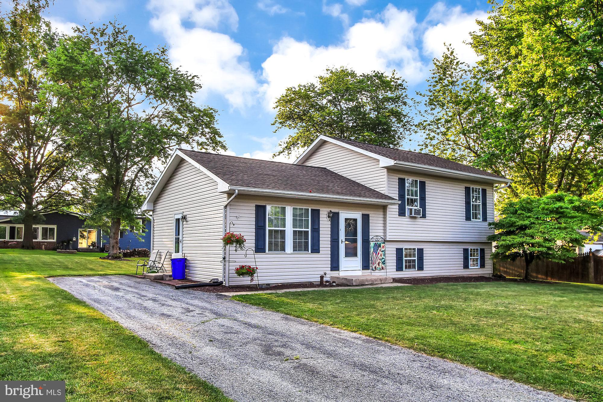 2149 Croyden Road York, PA 17408 - Photo 2 of 23 Gallery Image 2