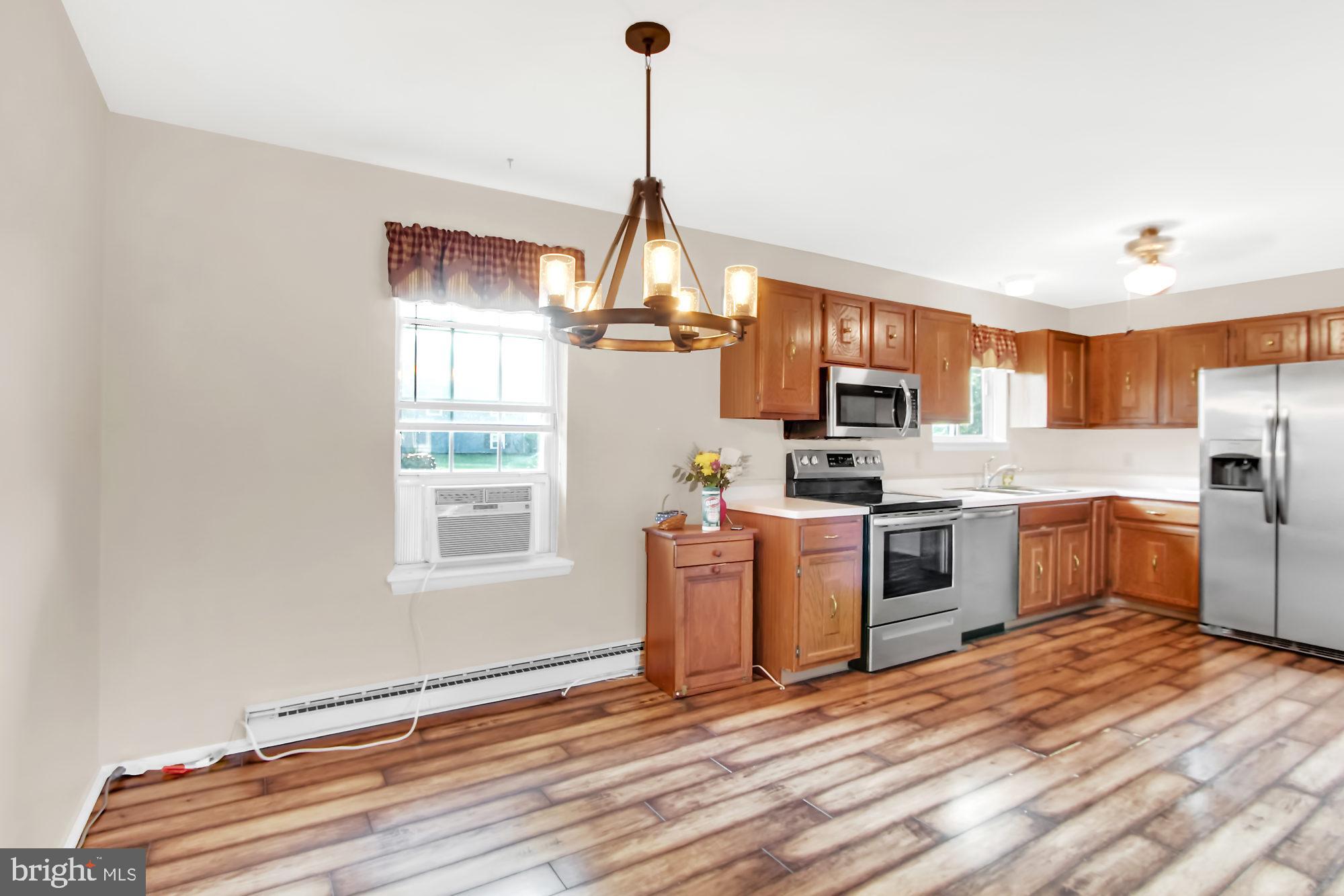 2149 Croyden Road York, PA 17408 - Photo 7 of 23 Gallery Image 7