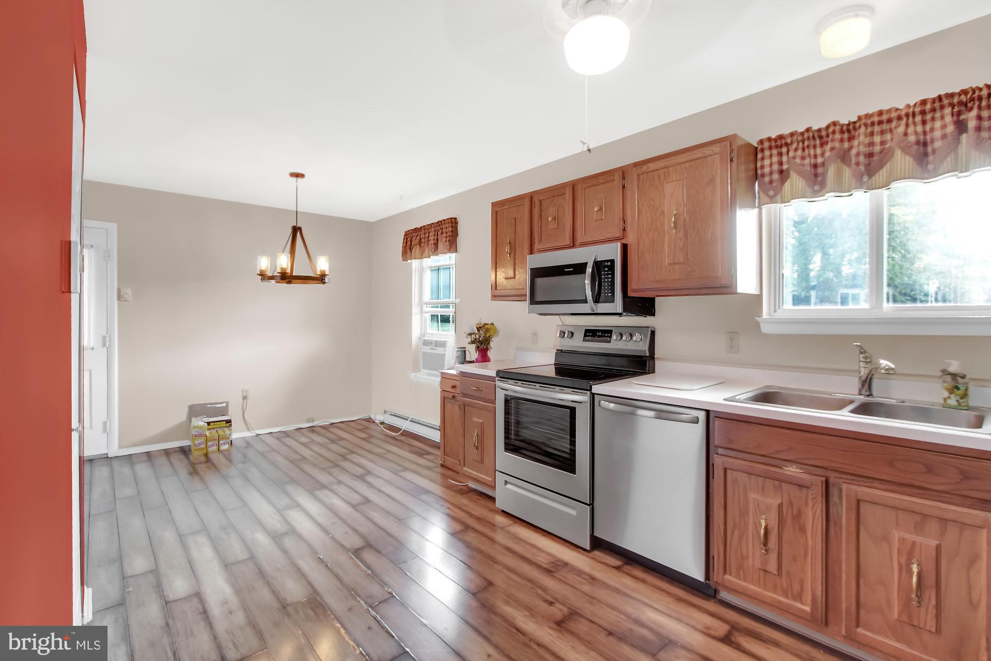2149 Croyden Road York, PA 17408 - Photo 10 of 23 Gallery Image 10