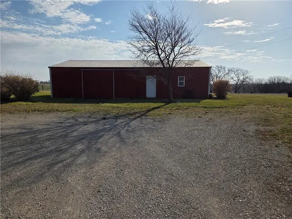 $399,000 | 15941 Us Highway, Unit 15941, Muscotah, KS 66058