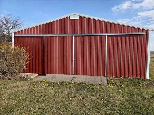 $399,000 | 15941 Us Highway, Unit 15941, Muscotah, KS 66058