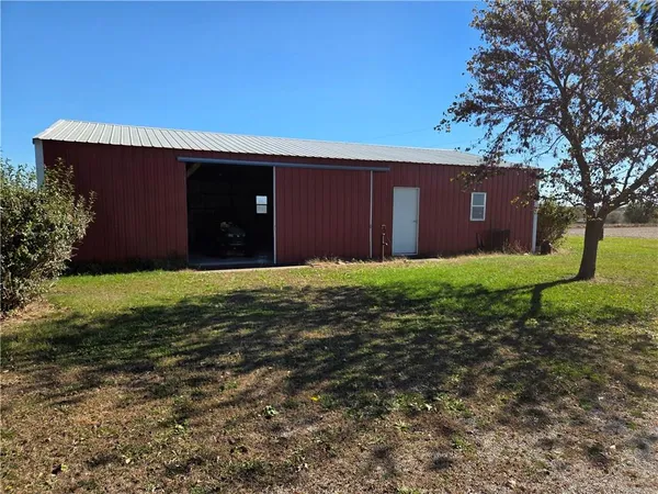$399,000 | 15941 Us Highway, Unit 15941, Muscotah, KS 66058