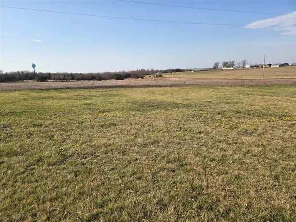 $399,000 | 15941 Us Highway, Unit 15941, Muscotah, KS 66058